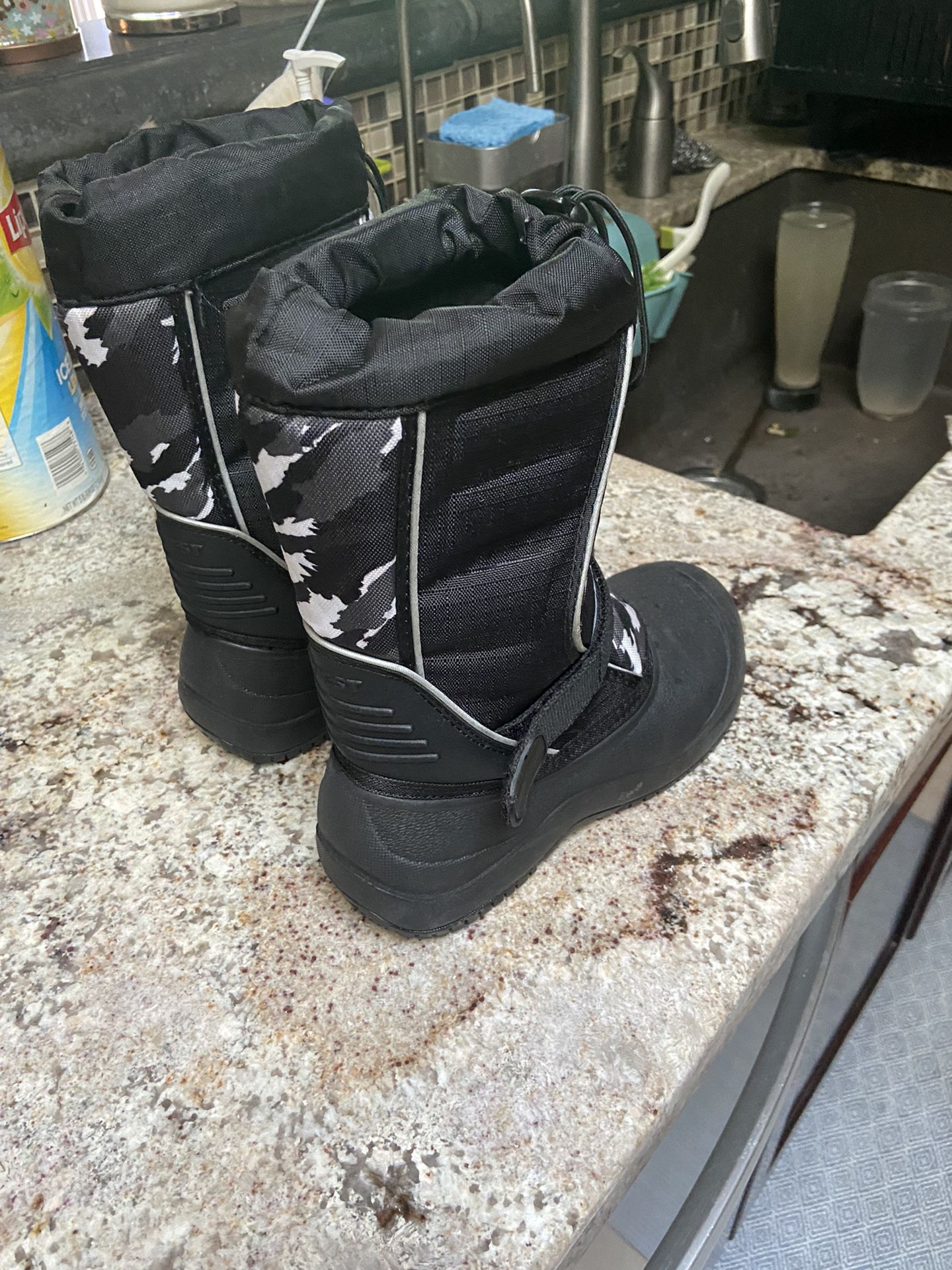 Boy’s Quest Winter Snow/Rain Boots