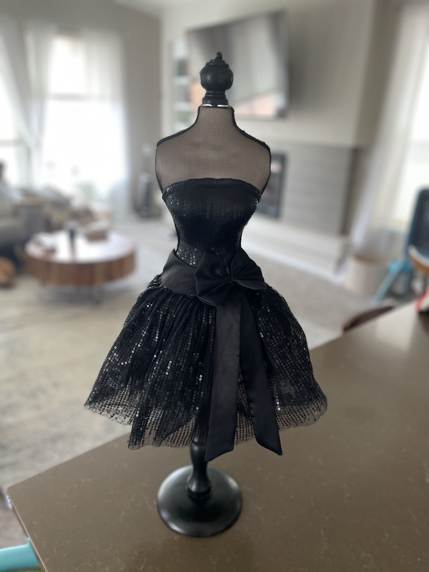 Lady Mannequin Dress