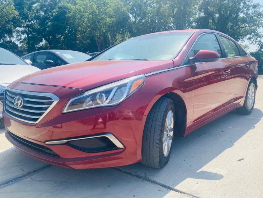 Are you looking to finance a used car vehicle?
2016 Hyundai Sonata SE