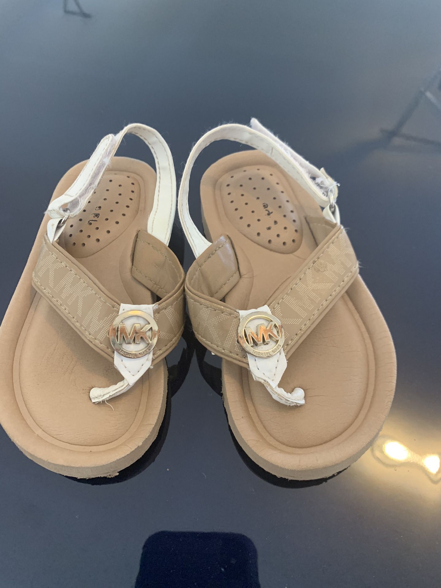 MK size 9 sandals $5 obo
