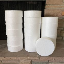 Large Batch Of 42 Pieces Of Styrofoam Cake Shapes, Cylinder, Ball And Wreath Thumbnail