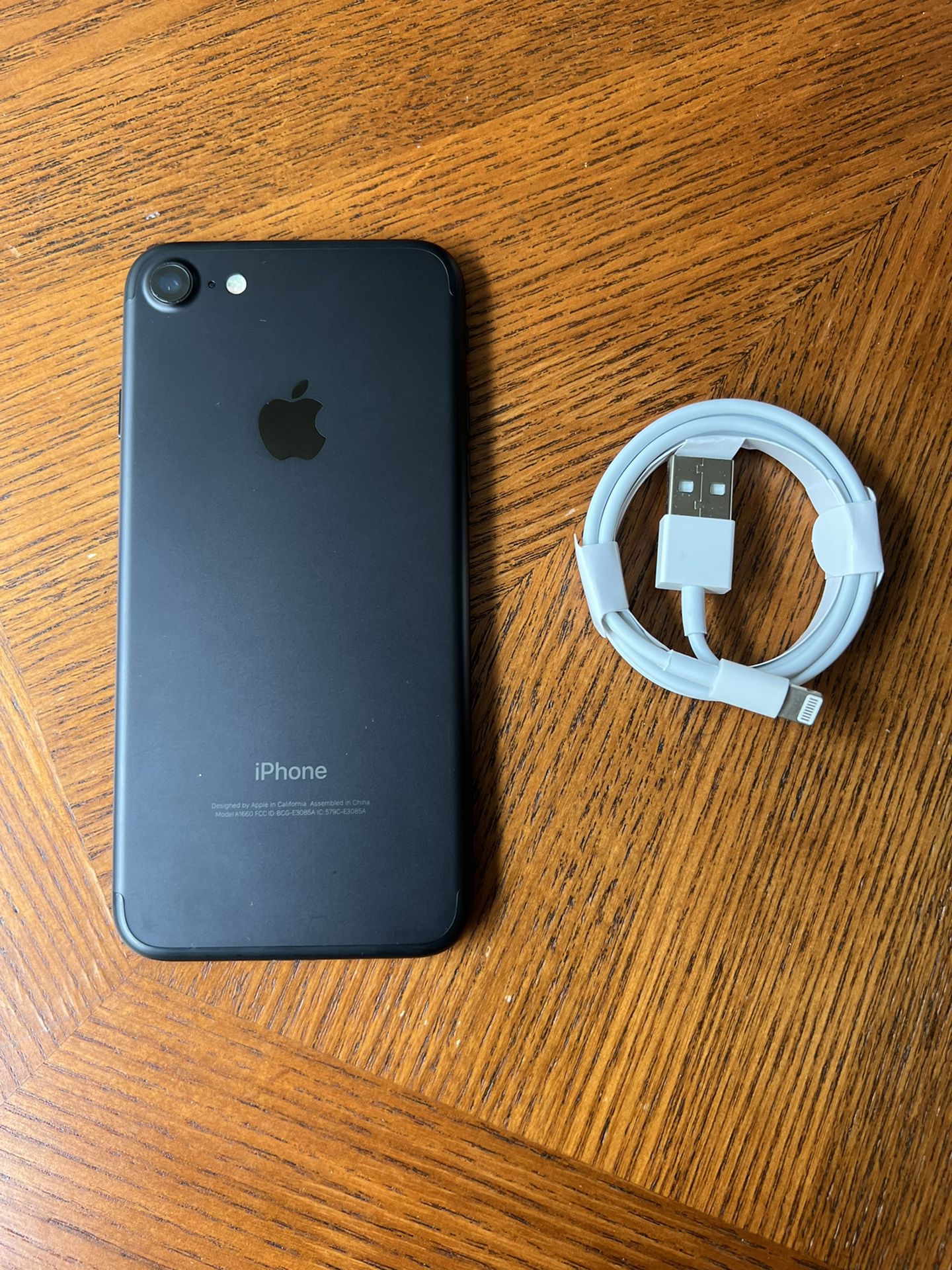 iPhone 7 128gb UNLOCKED FOR ANY CARRIER!