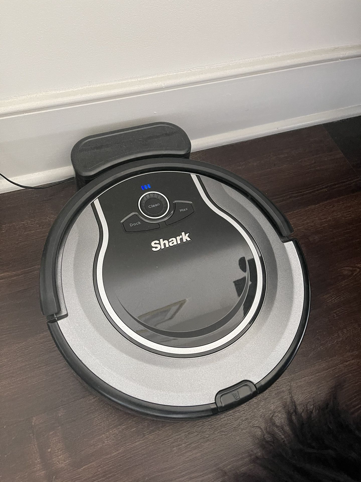I shark Robot Vacuum 