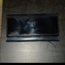 Vintage Gucci magnetic closer wallet. authentic.  Thumbnail