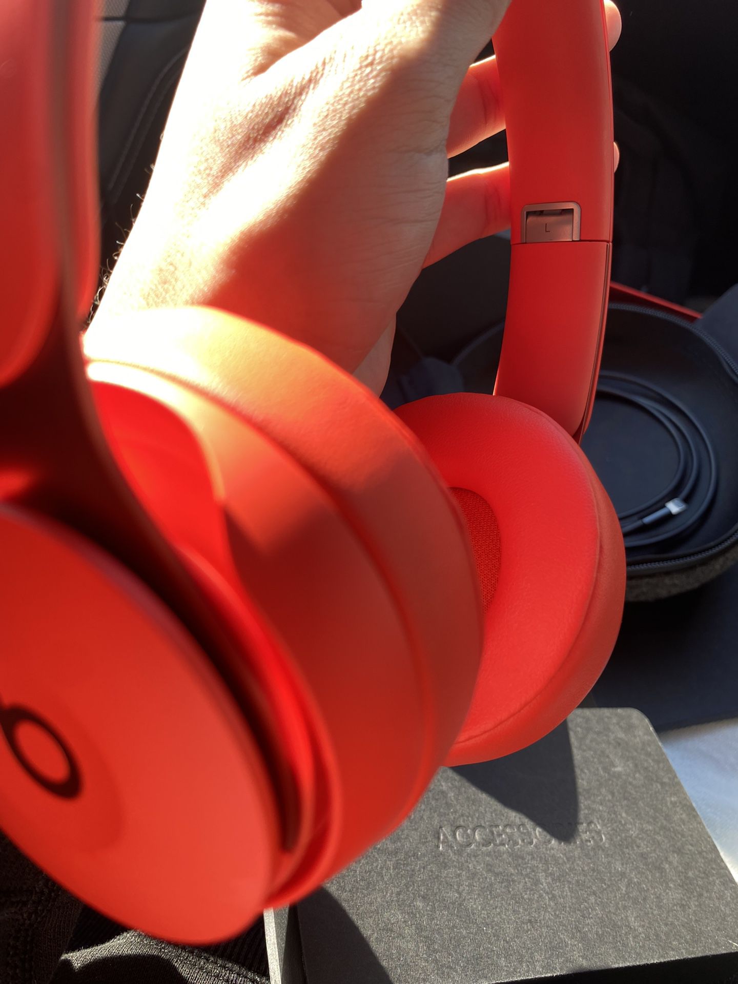 beats solo pro/noise cancellation/red 