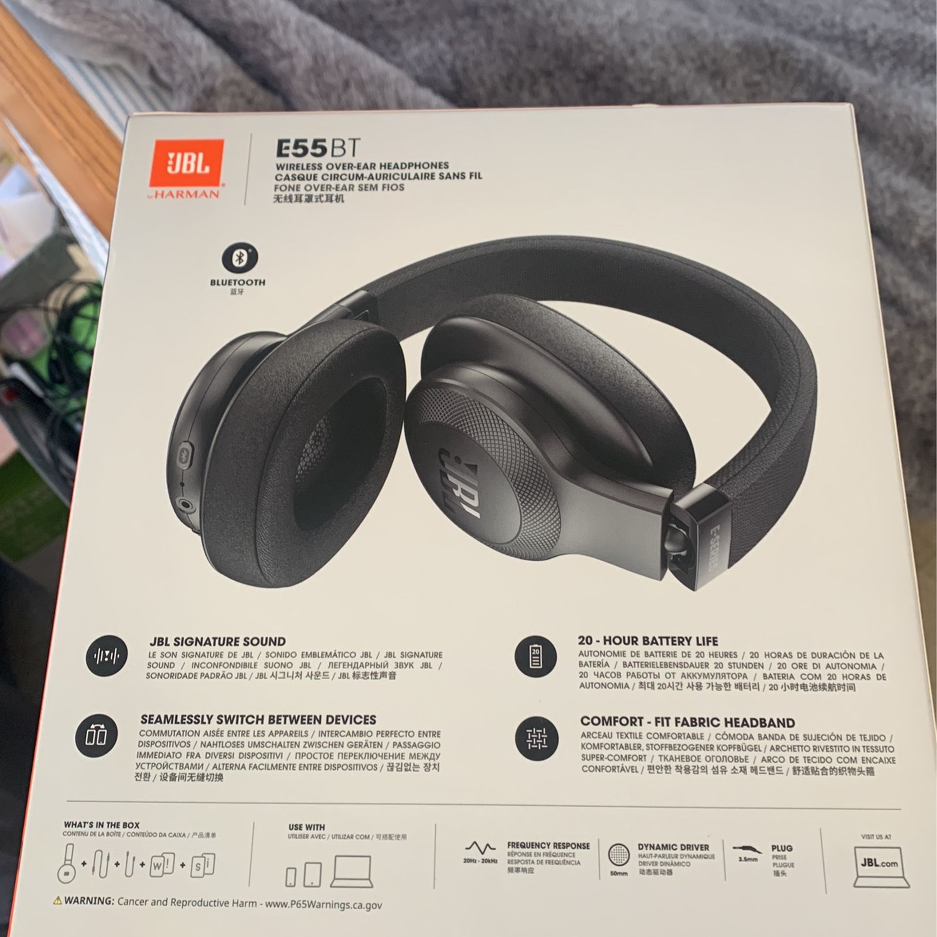 JBL Over Ear wireless headphones
