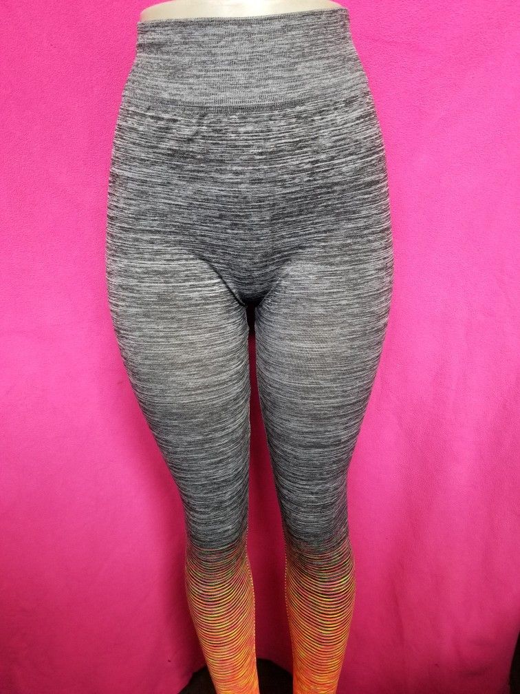 HIGH WAISTED AND STRETCHY LEGGINS Size L/XL