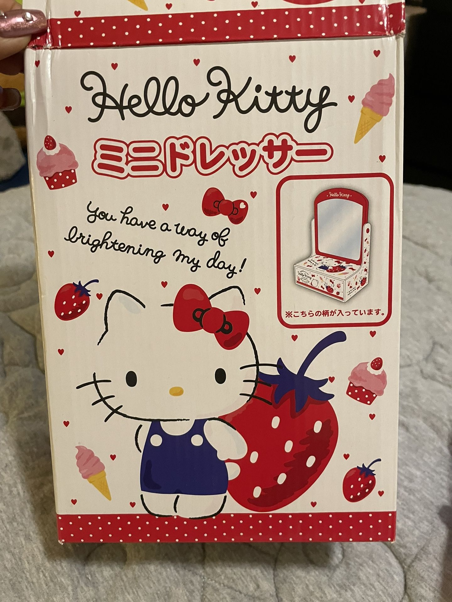 Hello Kitty Kids Vanity Mirror With Drawer