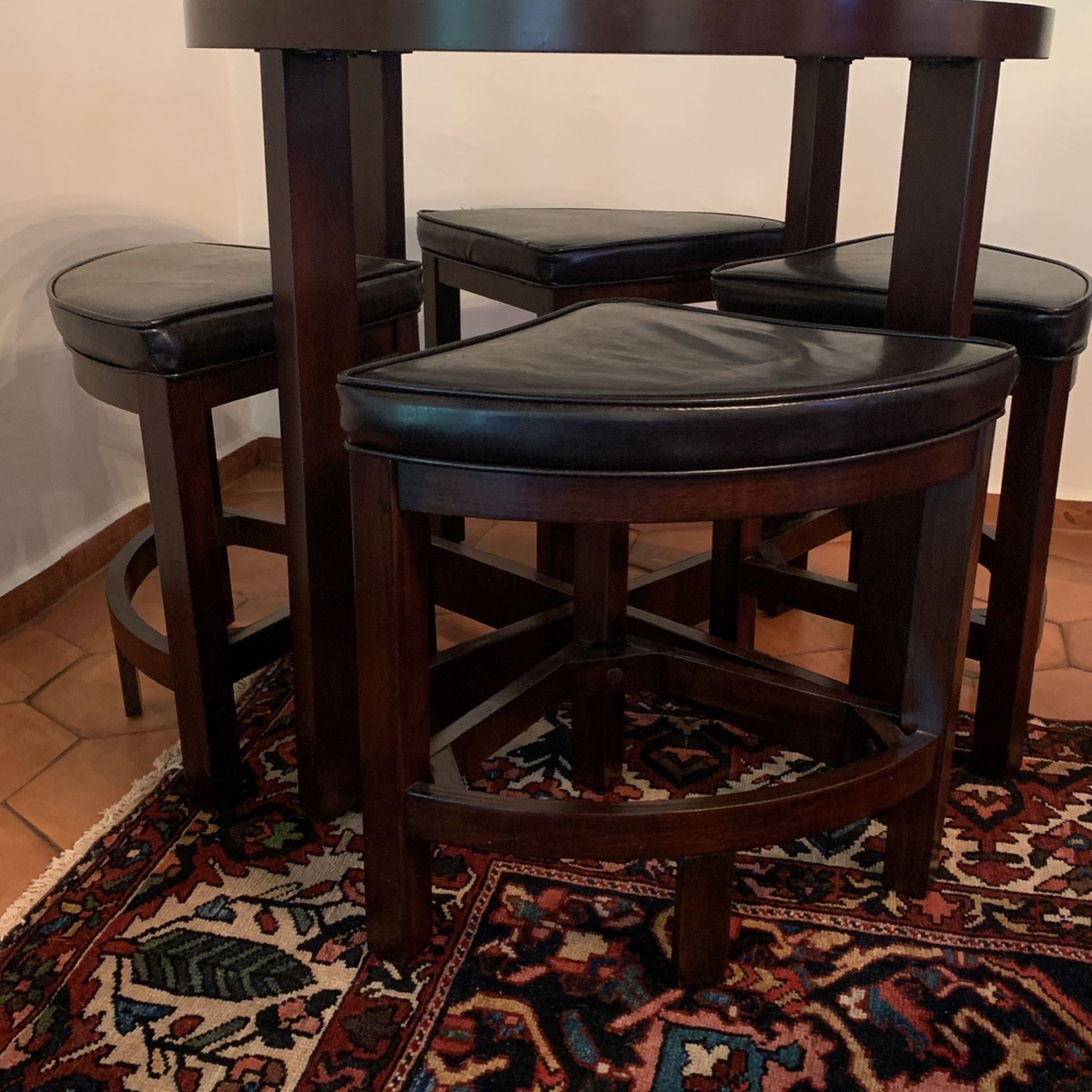 Set Table and 4 Chairs 