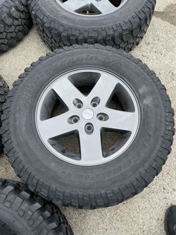 17" Jeep wheels And Tires Thumbnail