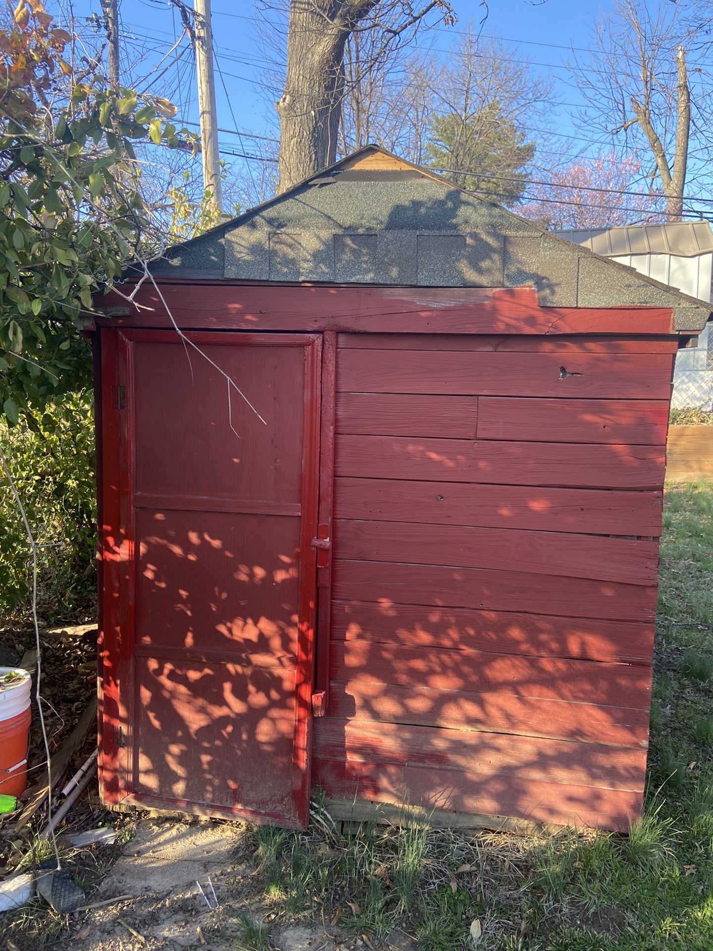 Small Shed/ Hunting Cabin