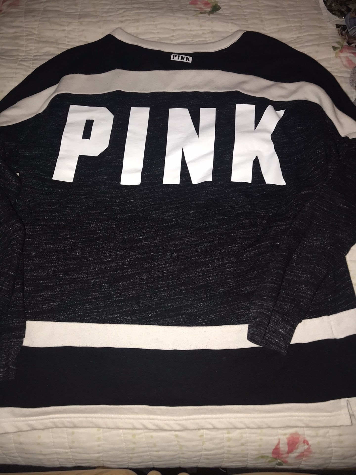 VS Pink sweatshirt