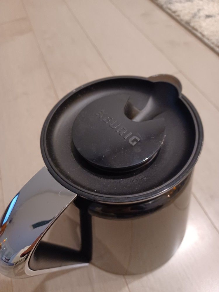 Kerrigan Hot Cold Carafe. 7 1/4 T. New