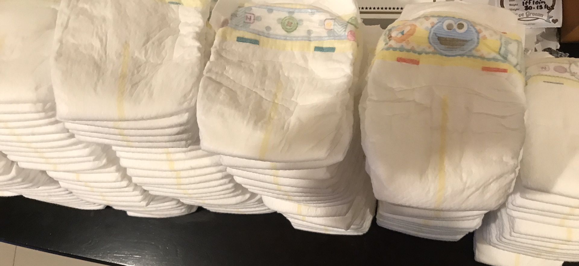 Newborn. 160. Pampers. 30 dls