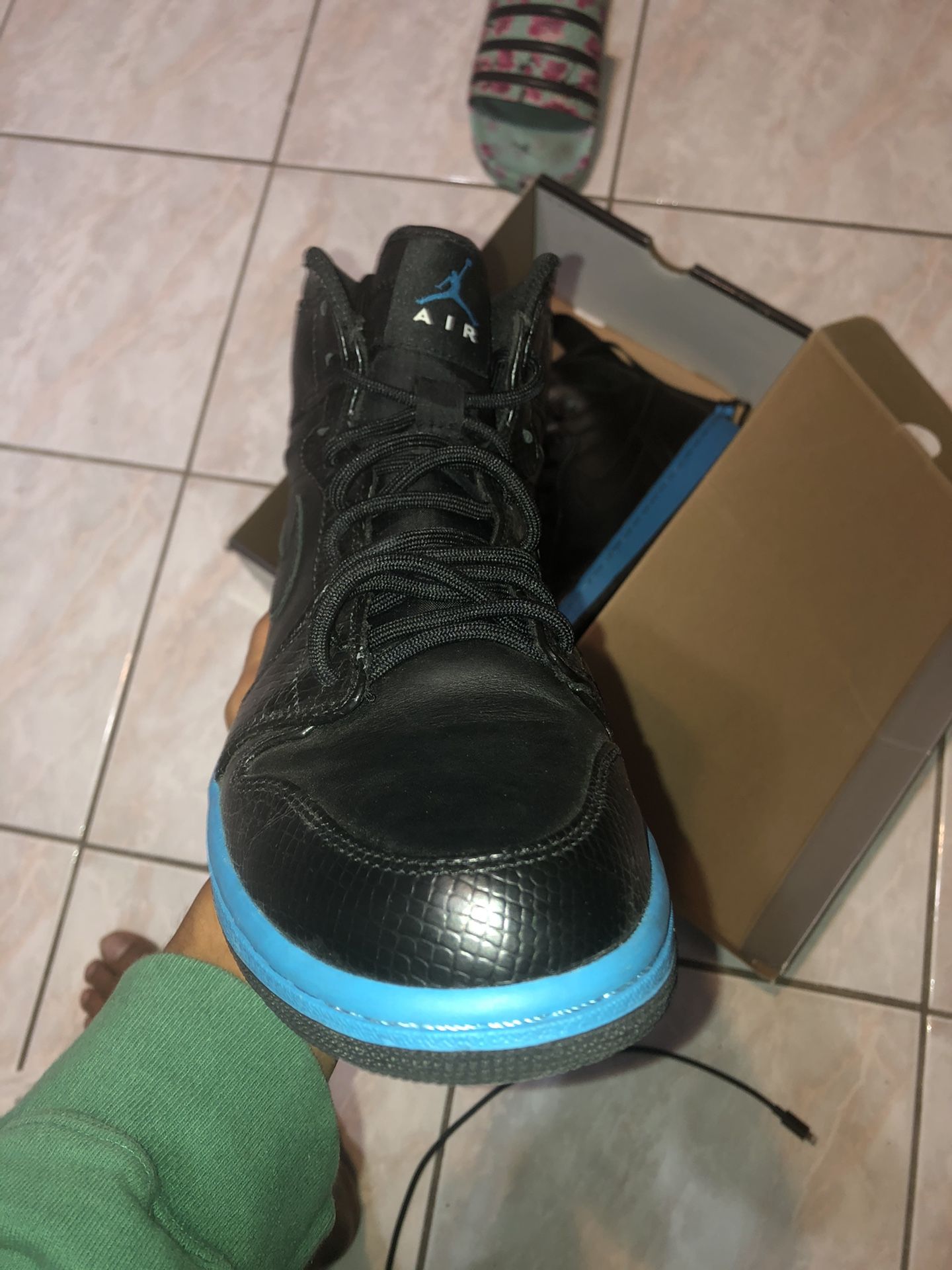 Air Jordan 1 Size 9 Black and blue