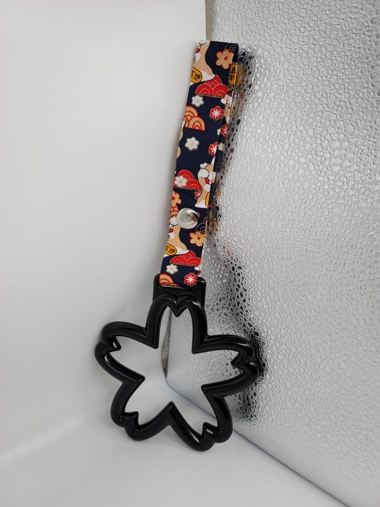 BRAND NEW STAR BLACK HANDLE WITH SAKURA HANDLE STRAP