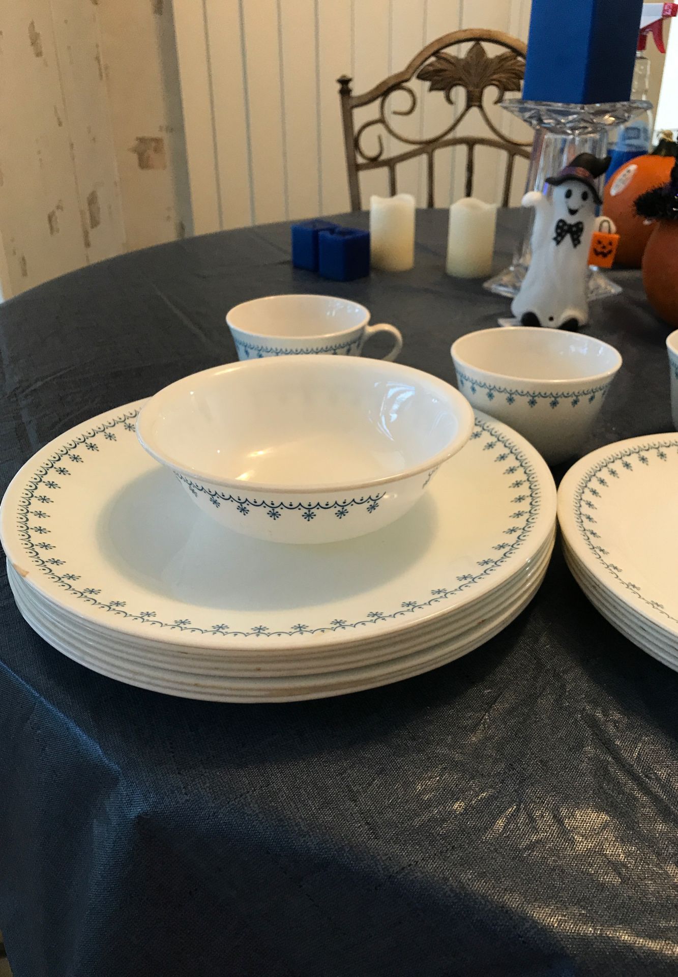 Corelle Boutique evening lattice dinnerware