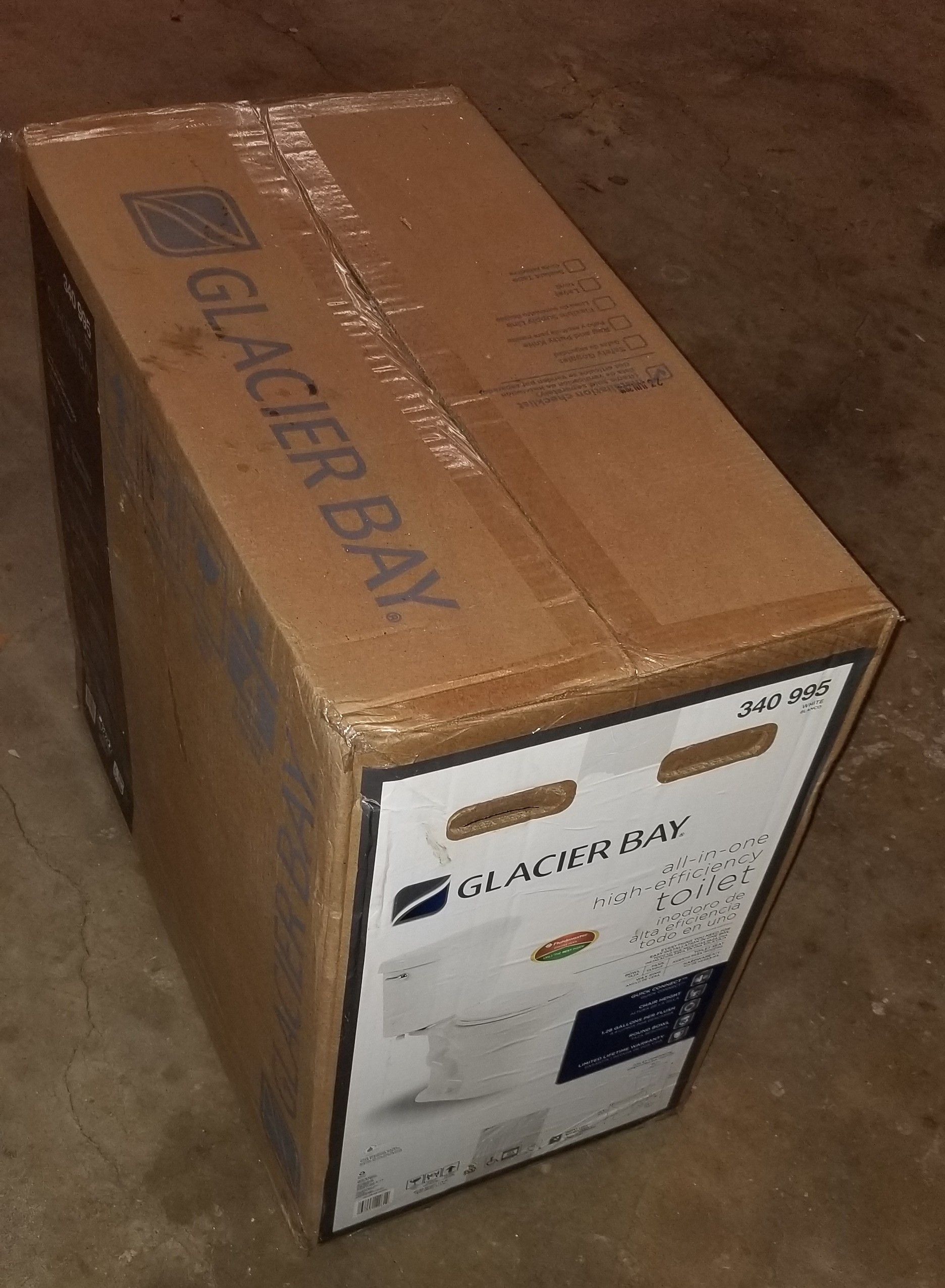 Glacier Bay 340995 Complete Toilet With Tank for Sale in Grand Prairie