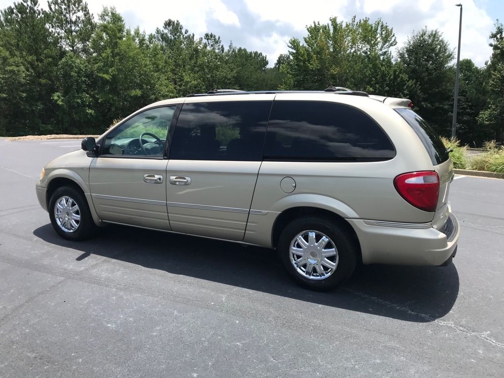 2006 CHRYSLER TOWN & COUNTRY