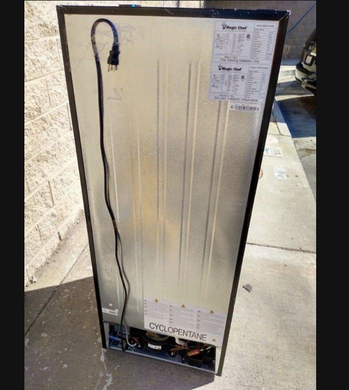 Refrigerador Mediano 2,020, Free Delivery.
