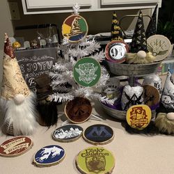 Harry Potter Holiday Decorations  Thumbnail