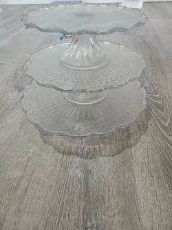 Clear Cake Stands Thumbnail