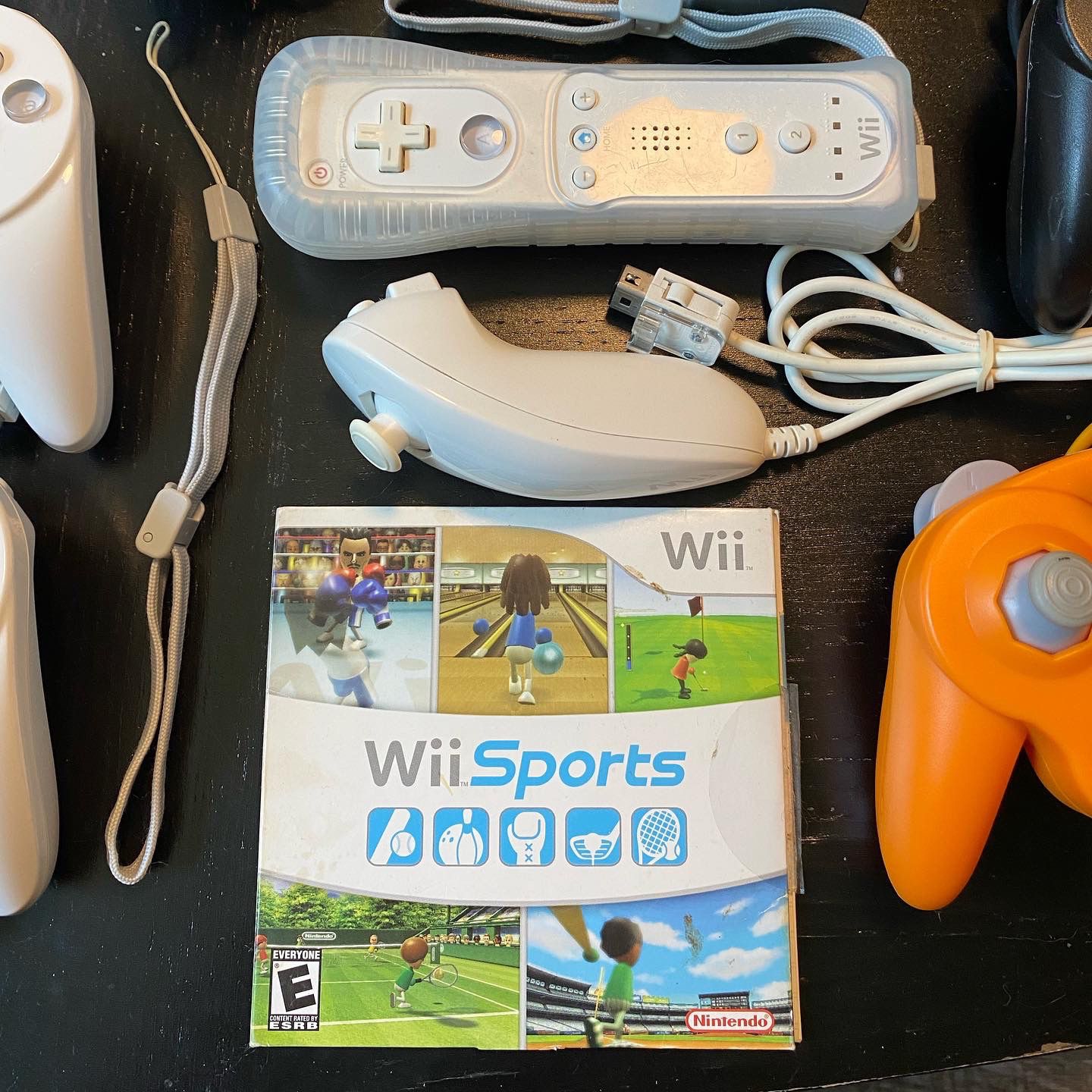 Nintendo Wii Console Bundle RVL-001 GameCube Compatible w/ Wii Sports Video Game