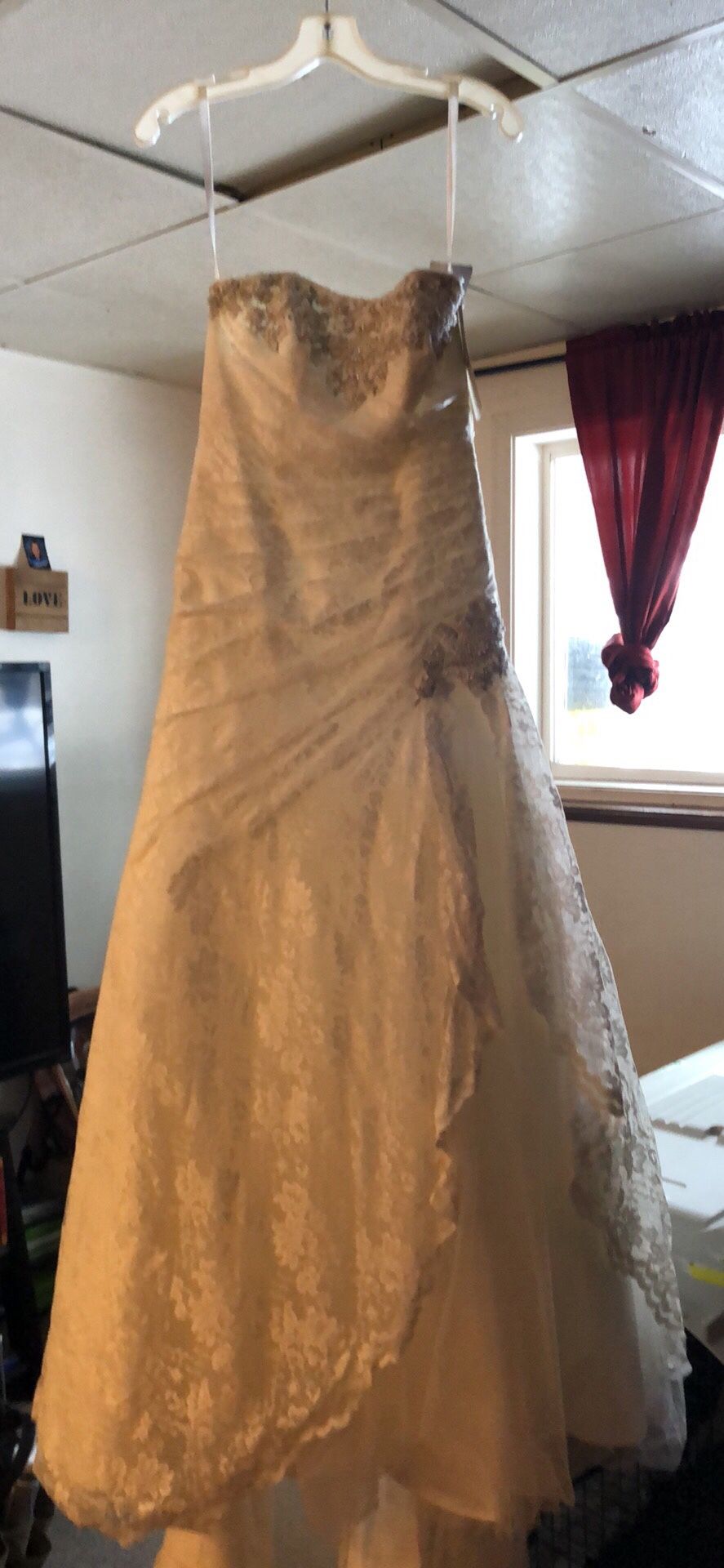 Wedding gown