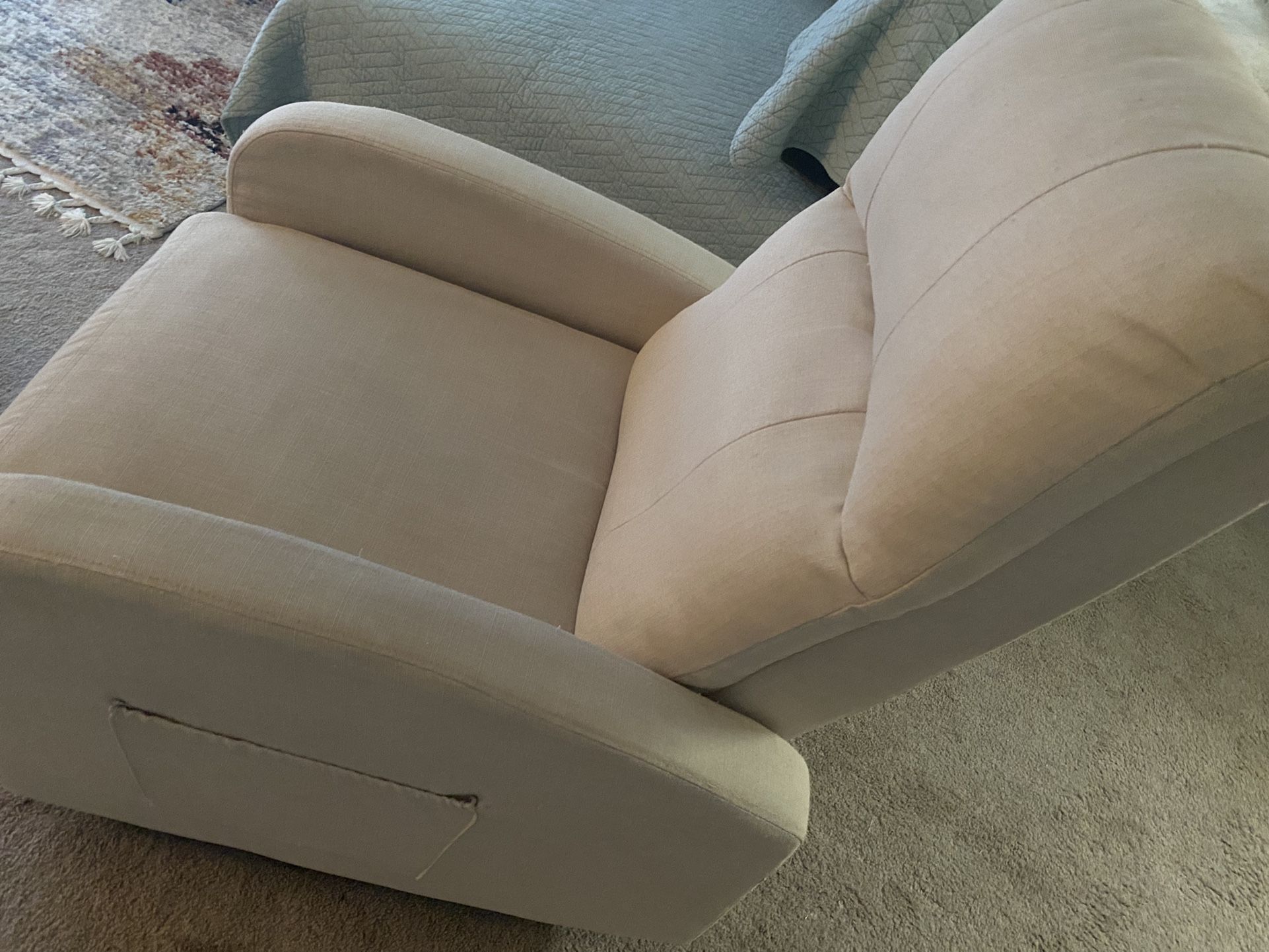 Reclining Sofa Un Tope Condition