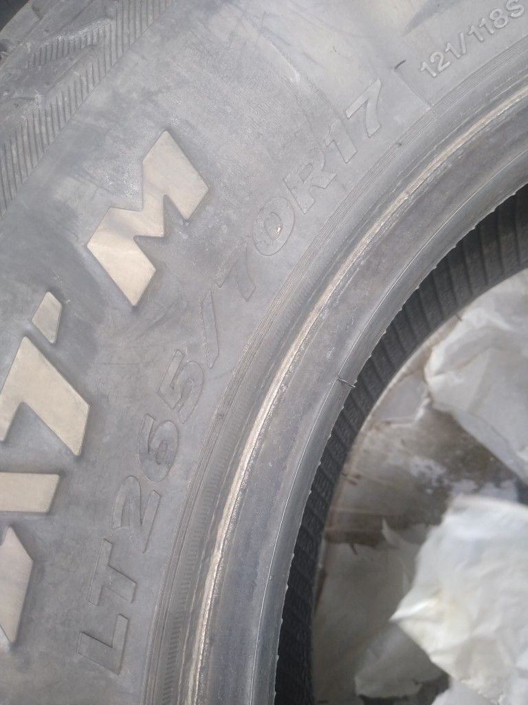 Tires 265/70R17
