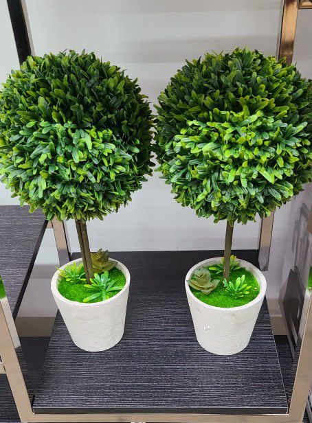 2 Pcs Artificial Boxwood Topiary In Planter 