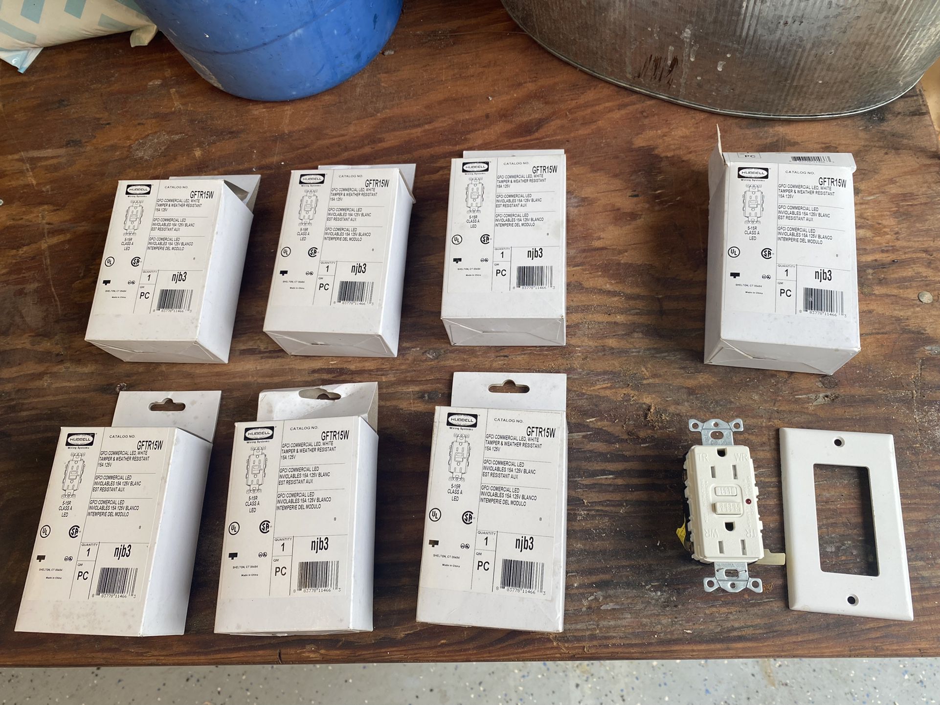 15 amp ground fault circuit outlets