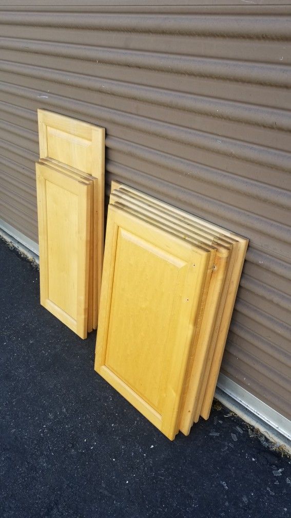 Solid Maple Kitchen Cabinet doors in very good condition
