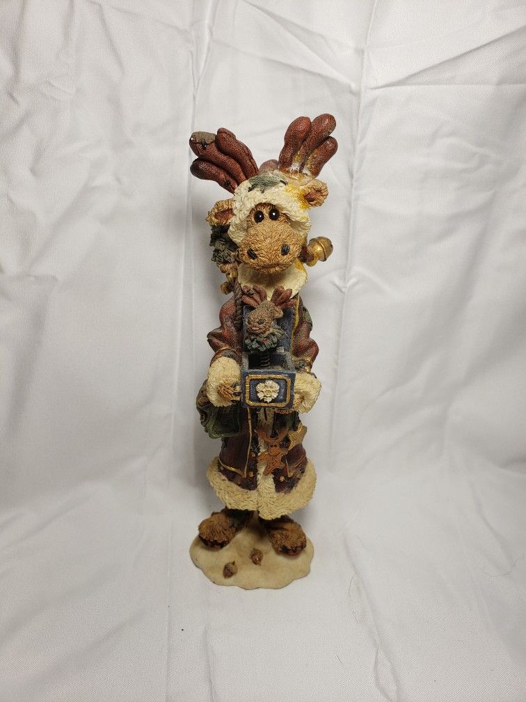 Boyds Bears Montague Von Hindenmoose FOLKSTONE COLLECTION 1997 ...Surprise! #2839 . Good condition and smoke free home. Measures 7 1/8" T X 2 1/8" W