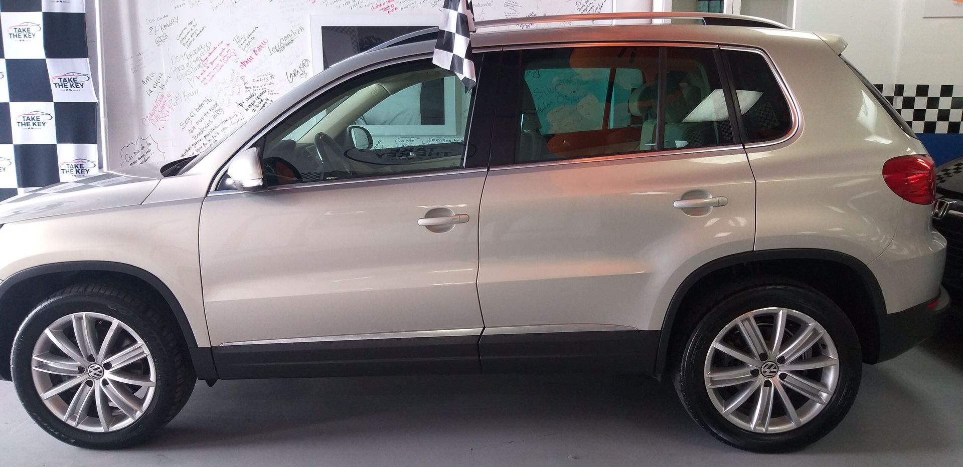 VOLKSWAGEN TIGUAN SALE