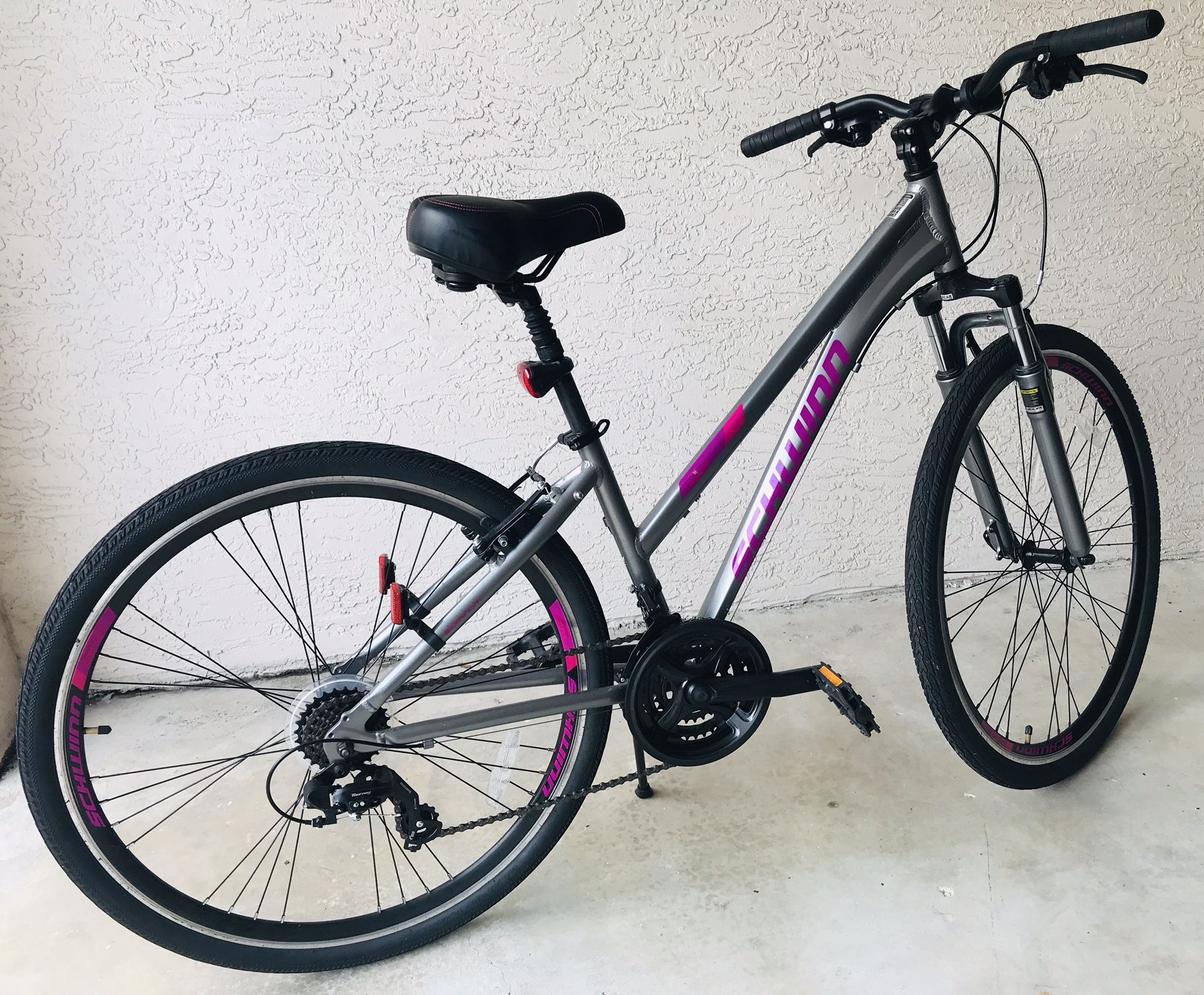schwinn trailway women's bike