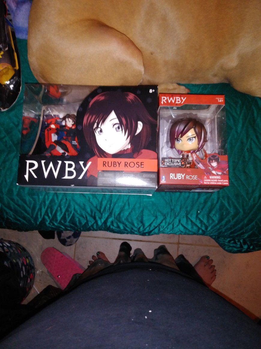 2 Ruby Rose Action Figures 