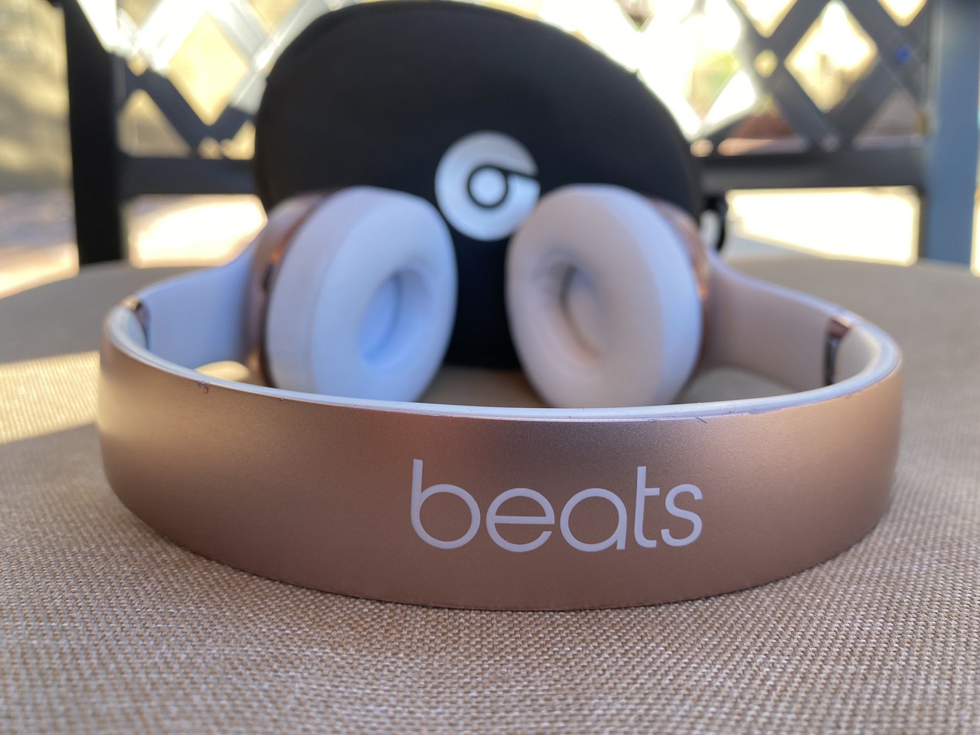 Beats Solo3 Wireless Headphones W/case, charger 