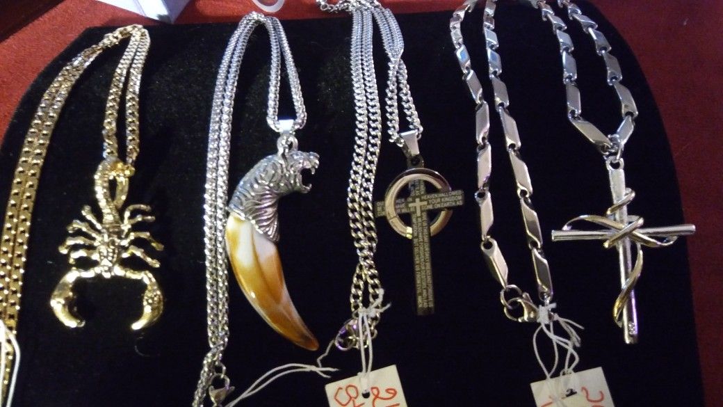 Many Pendents with Chains 22$-30$