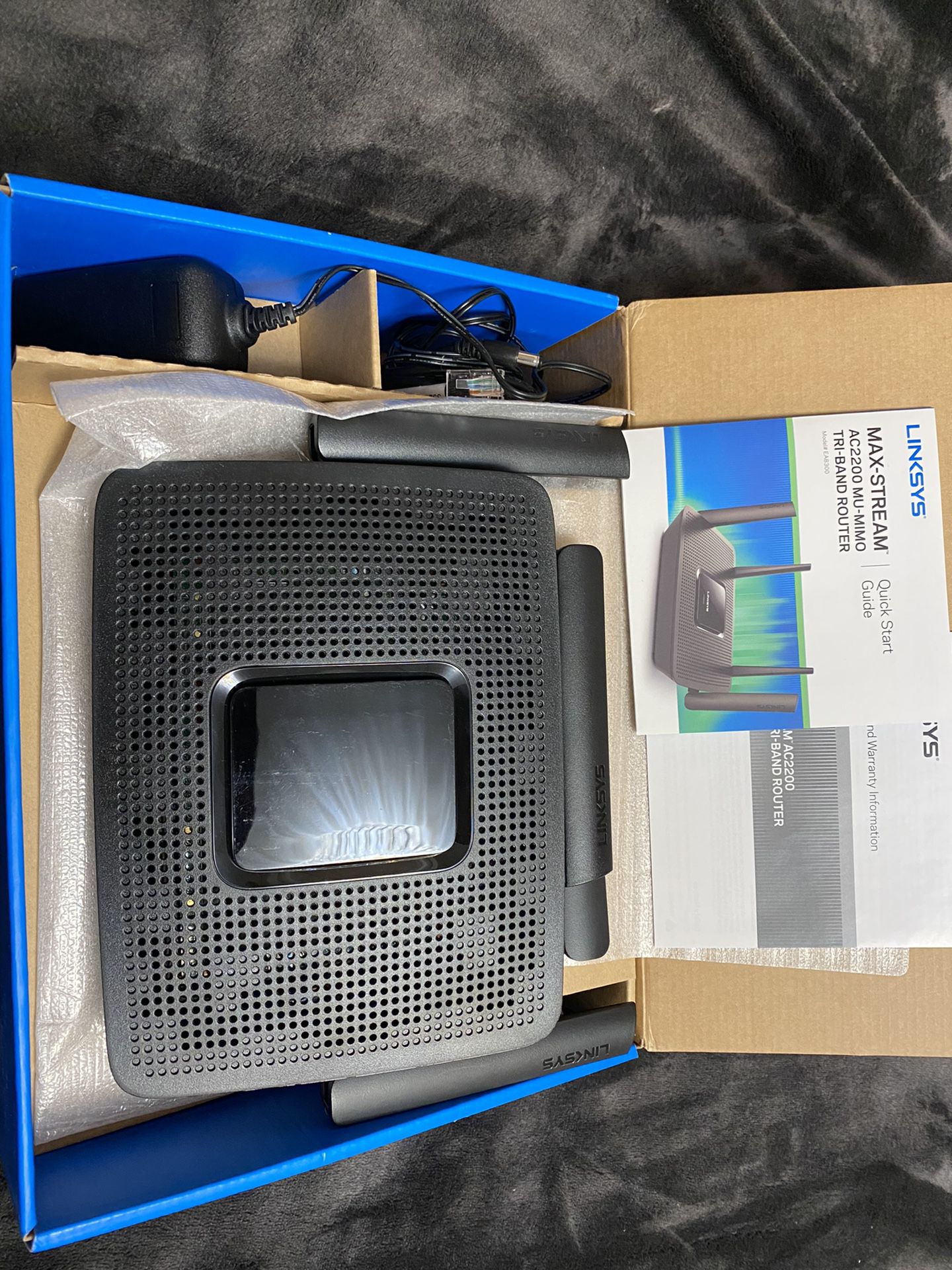 Linksys MR8300 Max-Stream Tri-Band Mesh WiFi 5 Router AC2200