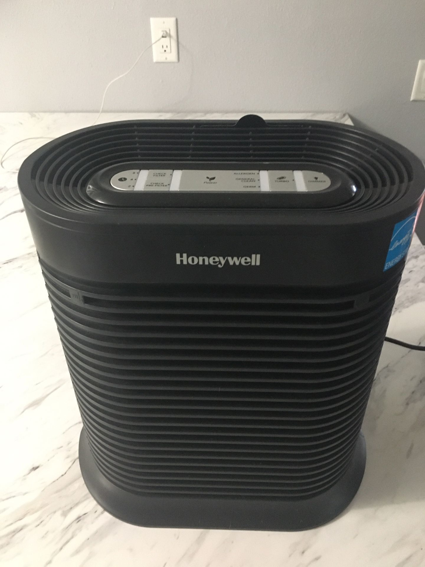Air Filter - Room -Honeywell HPA 100 True HEPA Allergen Remover
