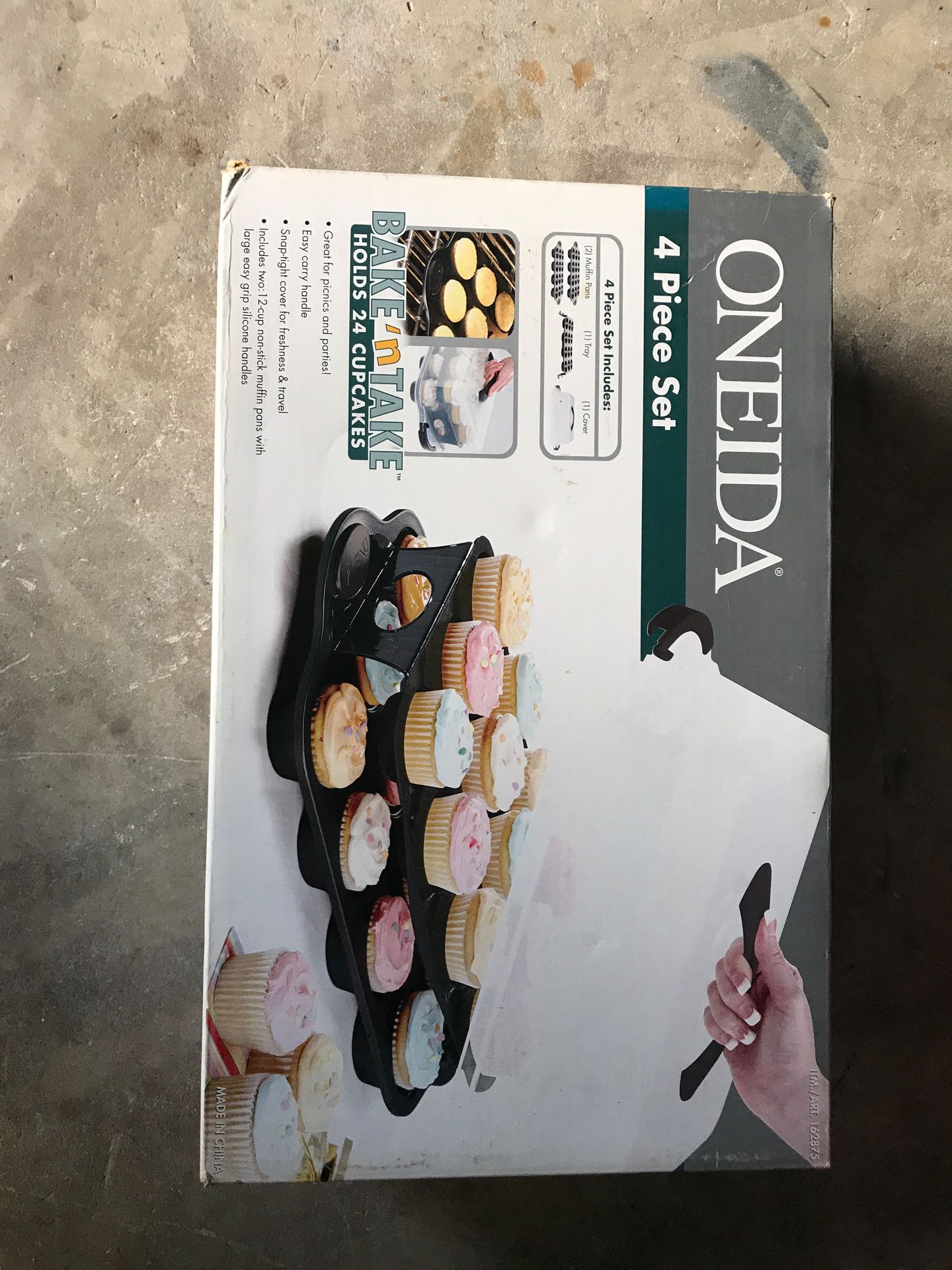 Cupcake pan and carry set. Brand new never opened
