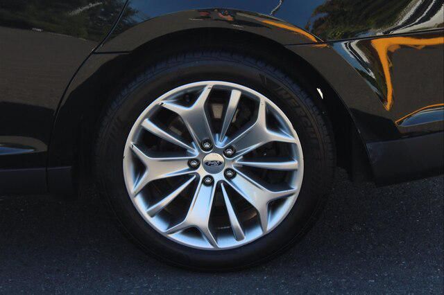 2017 Ford Taurus