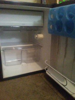 Mini fridge (whirlpool) like new great deal!! Thumbnail