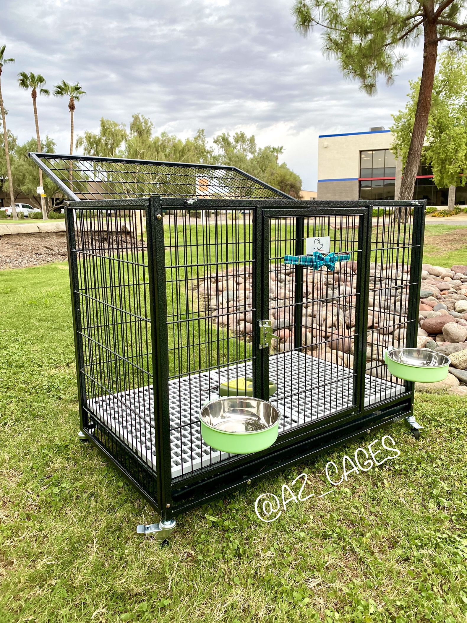 Brand New 37β Heavy Duty Dog Pet Kennel Crate Cage πΆπβπ¦Ίπ© with Plastic Floor πΎππΆ please see dimensions in second picture πΊπΈ
