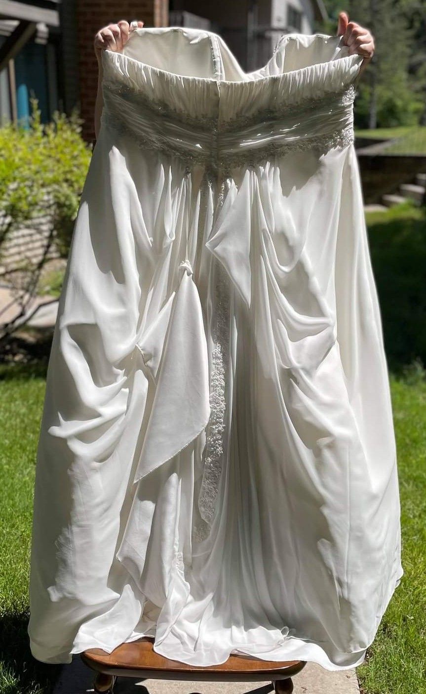 Davids Bridal Wedding Dress