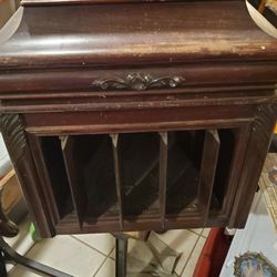 Antique Wind Up Record Player  Thumbnail
