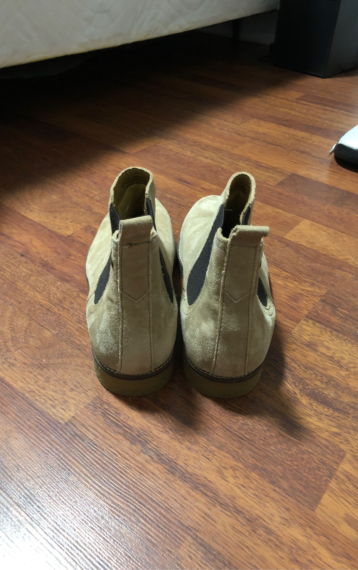 Base London Chelsea boots
