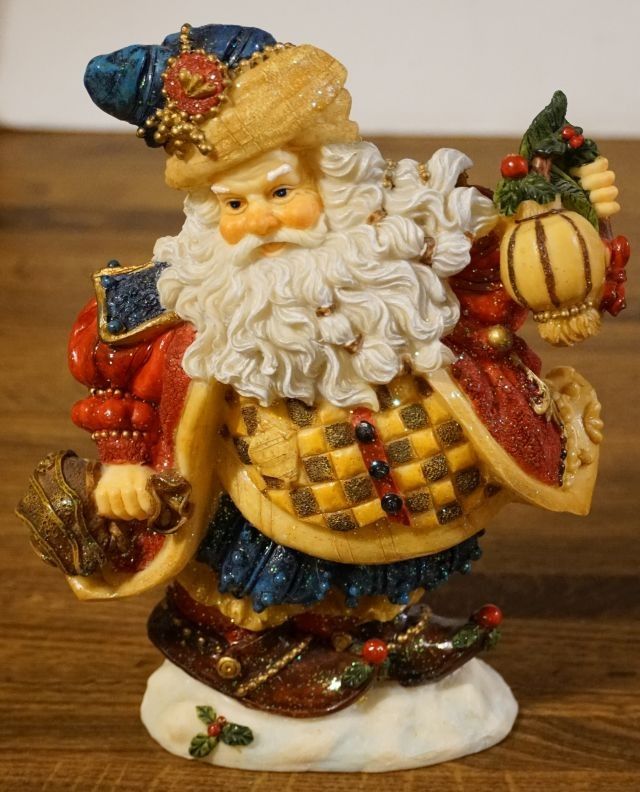 Santa Bearing Gifts Statue