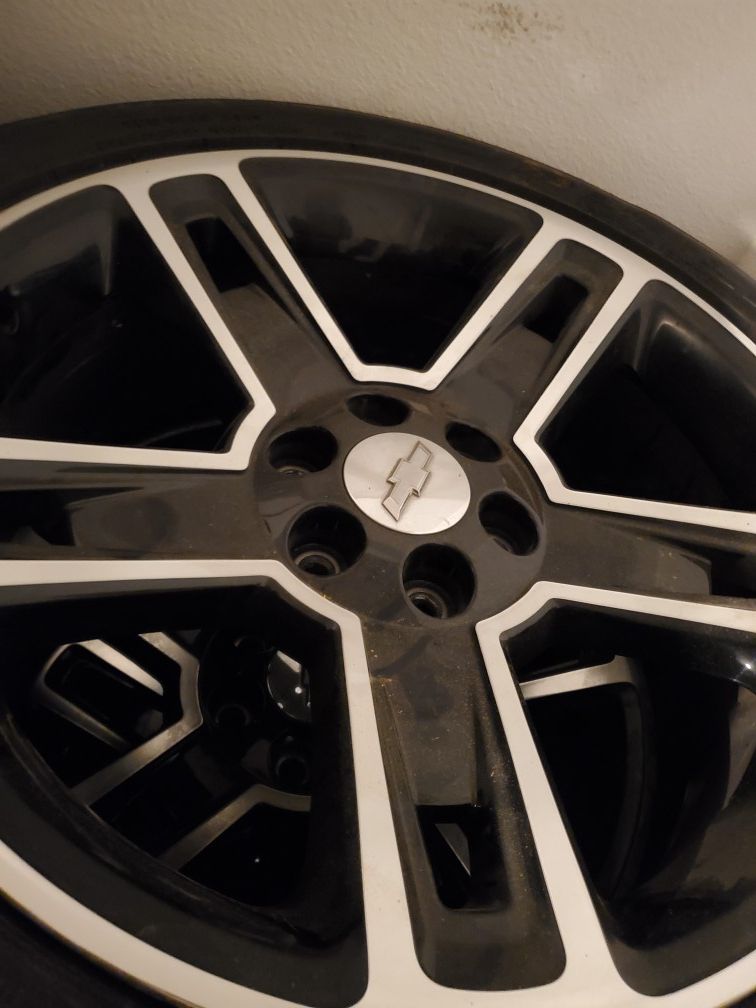 2015 Tahoe Factory 22" rims 6 lug